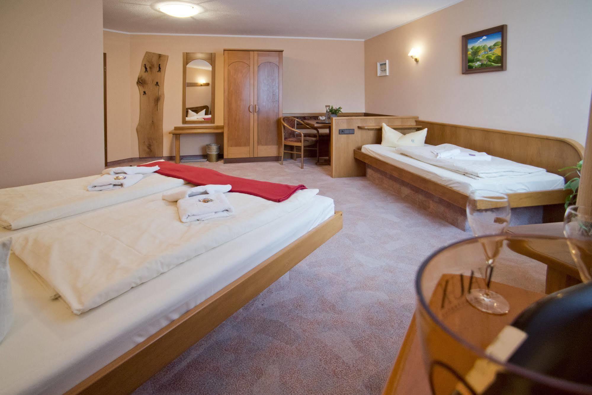 Rennsteighotel Herrnberger Hof Neuhaus am Rennweg Exteriér fotografie