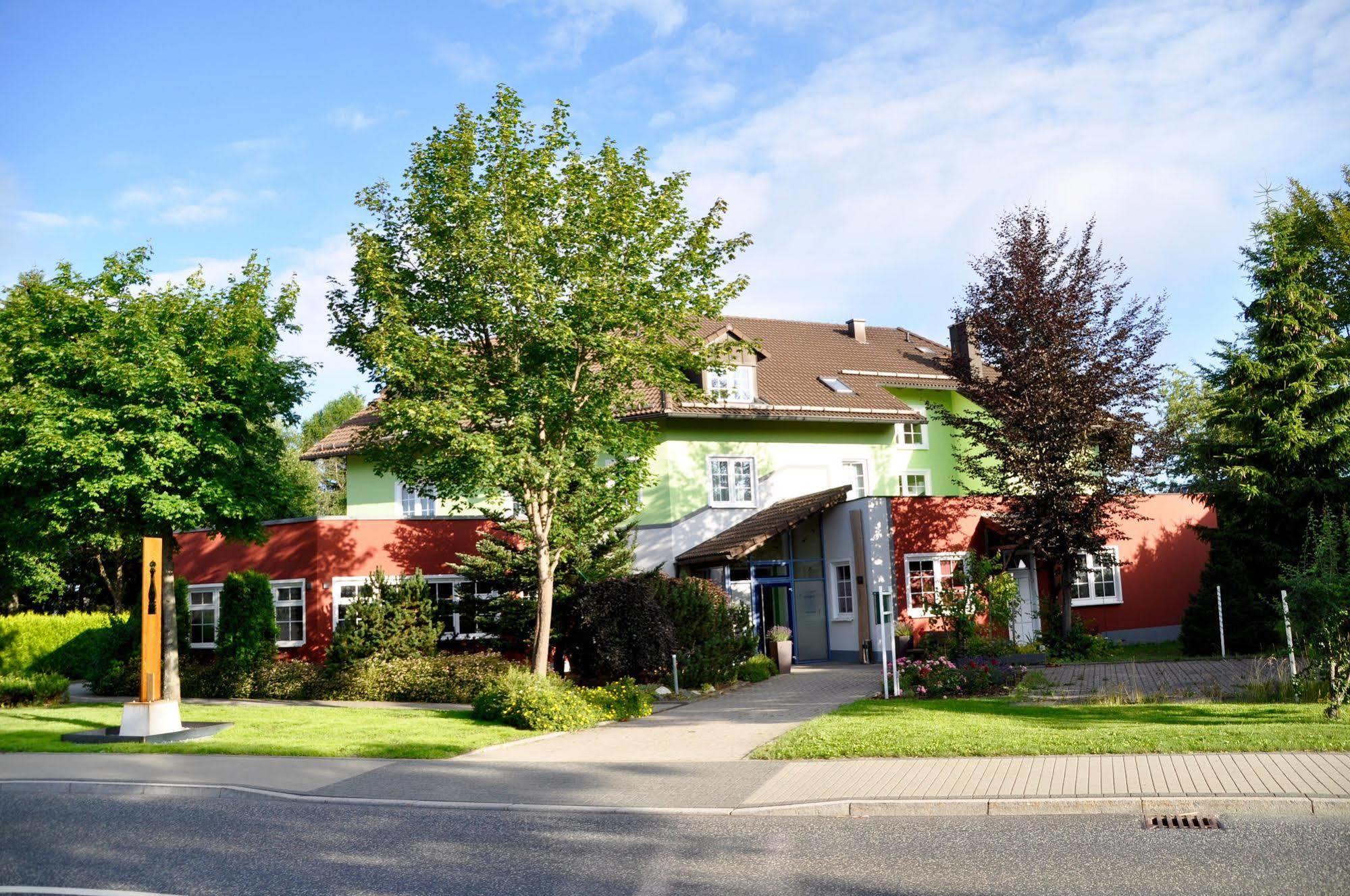 Rennsteighotel Herrnberger Hof Neuhaus am Rennweg Exteriér fotografie